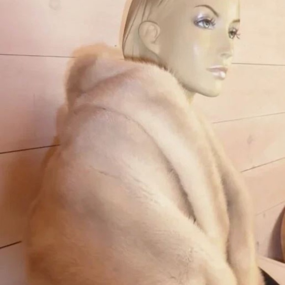 Christian Dior Original Vintage Blonde Mink Fur Wrap -  Holt Renfrew - Stunning - Picture 6 of 15